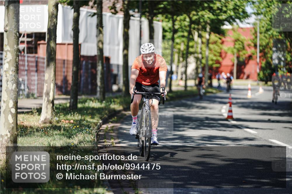 09.08.2026 - GEWOBA Citytriathlon Bremen Michael Burmester http://msf.ph/oto/9944475 09.08.2026 10:33:34 Radfahren 282, 285, 331, 410, 433, 484, 510 meine-sportfotos.de