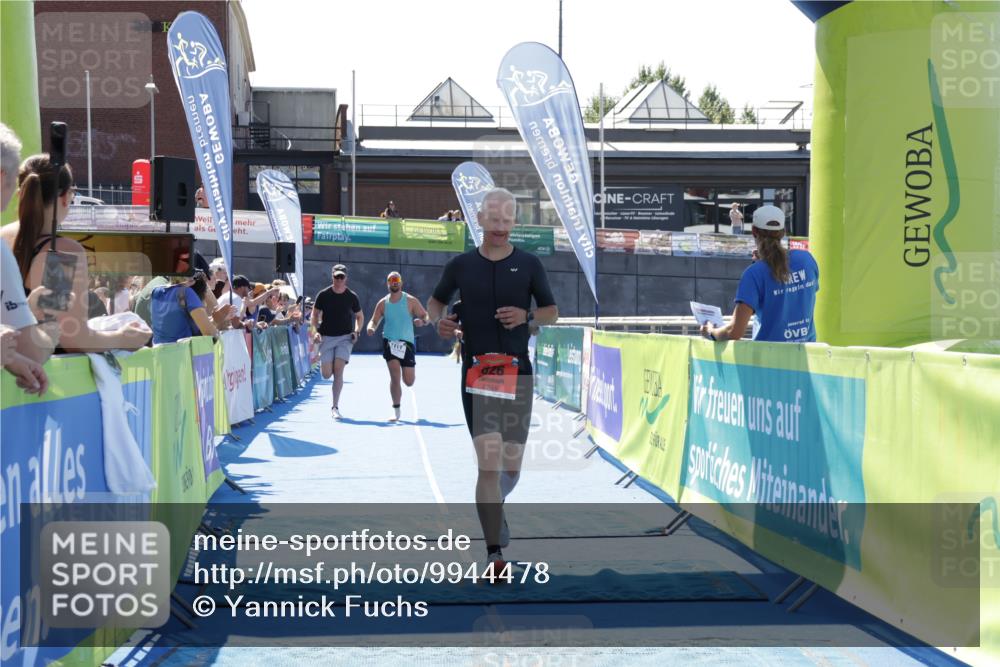 09.08.2026 - GEWOBA Citytriathlon Bremen Yannick Fuchs http://msf.ph/oto/9944478 09.08.2026 14:18:01 Ziel 826, 1117 meine-sportfotos.de