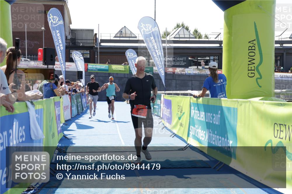 09.08.2026 - GEWOBA Citytriathlon Bremen Yannick Fuchs http://msf.ph/oto/9944479 09.08.2026 14:18:01 Ziel 826, 1117 meine-sportfotos.de