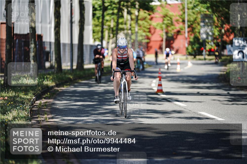 09.08.2026 - GEWOBA Citytriathlon Bremen Michael Burmester http://msf.ph/oto/9944484 09.08.2026 10:33:40 Radfahren 215, 280, 282, 331, 455, 492, 510, 532 meine-sportfotos.de