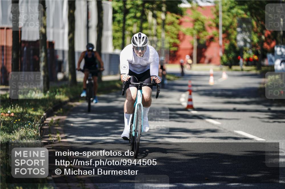 09.08.2026 - GEWOBA Citytriathlon Bremen Michael Burmester http://msf.ph/oto/9944505 09.08.2026 10:33:45 Radfahren 215, 280, 455, 474, 492, 510, 532 meine-sportfotos.de