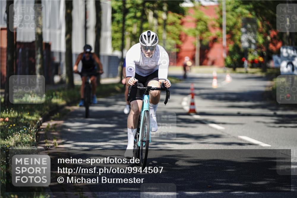 09.08.2026 - GEWOBA Citytriathlon Bremen Michael Burmester http://msf.ph/oto/9944507 09.08.2026 10:33:45 Radfahren 215, 280, 455, 474, 492, 510, 532 meine-sportfotos.de
