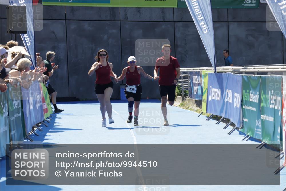 09.08.2026 - GEWOBA Citytriathlon Bremen Yannick Fuchs http://msf.ph/oto/9944510 09.08.2026 14:18:24 Ziel 1150 meine-sportfotos.de