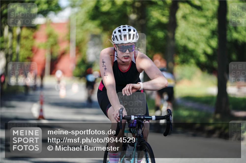 09.08.2026 - GEWOBA Citytriathlon Bremen Michael Burmester http://msf.ph/oto/9944529 09.08.2026 10:33:52 Radfahren 215, 280, 448, 455, 474, 490, 492, 522, 531, 532 meine-sportfotos.de
