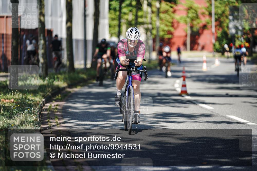 09.08.2026 - GEWOBA Citytriathlon Bremen Michael Burmester http://msf.ph/oto/9944531 09.08.2026 10:33:56 Radfahren 215, 280, 306, 448, 455, 474, 490, 492, 522, 531, 532 meine-sportfotos.de