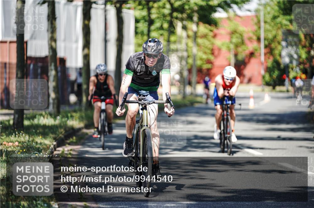 09.08.2026 - GEWOBA Citytriathlon Bremen Michael Burmester http://msf.ph/oto/9944540 09.08.2026 10:33:59 Radfahren 215, 292, 306, 448, 455, 474, 490, 522, 531 meine-sportfotos.de