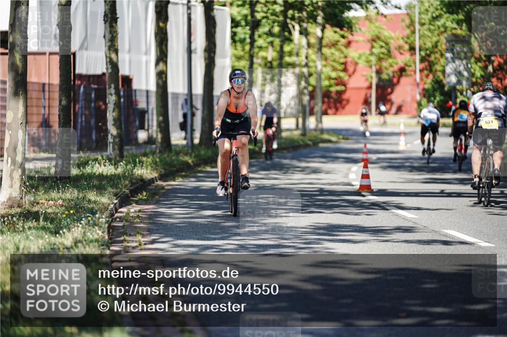 09.08.2026 - GEWOBA Citytriathlon Bremen Michael Burmester http://msf.ph/oto/9944550 09.08.2026 10:34:02 Radfahren 292, 306, 448, 474, 490, 522, 531 meine-sportfotos.de