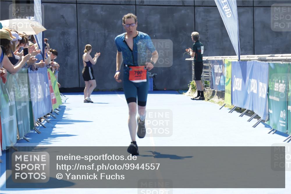 09.08.2026 - GEWOBA Citytriathlon Bremen Yannick Fuchs http://msf.ph/oto/9944557 09.08.2026 14:18:35 Ziel 790 meine-sportfotos.de