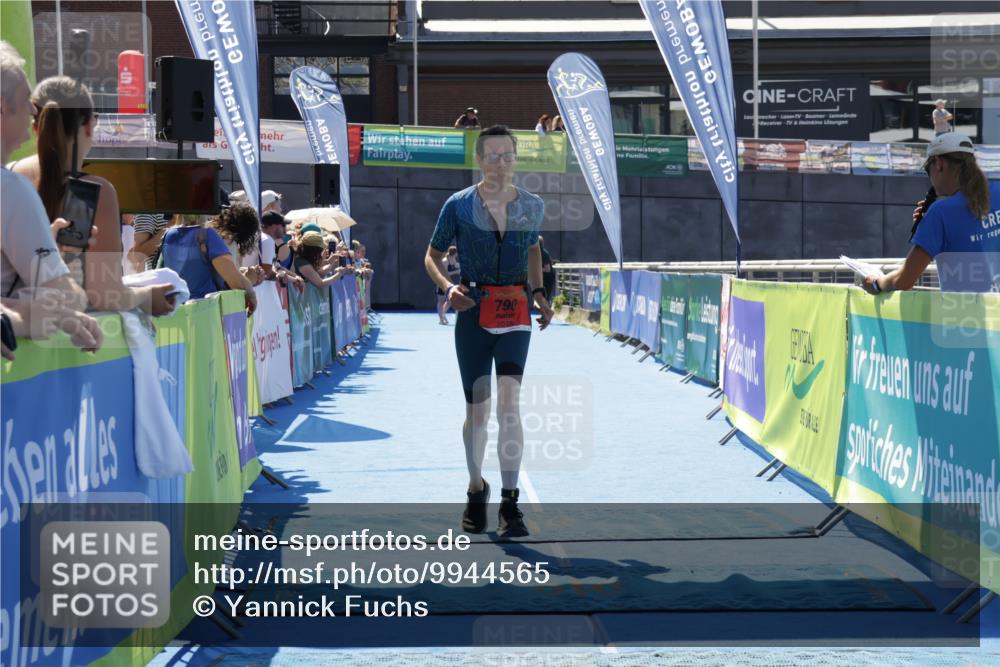 09.08.2026 - GEWOBA Citytriathlon Bremen Yannick Fuchs http://msf.ph/oto/9944565 09.08.2026 14:18:38 Ziel 790 meine-sportfotos.de