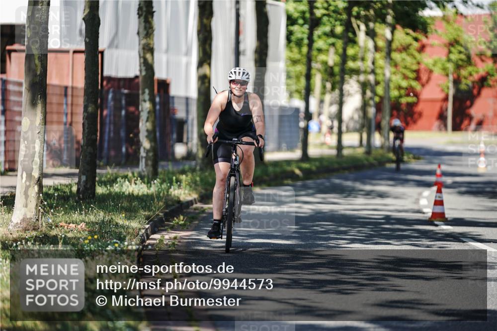 09.08.2026 - GEWOBA Citytriathlon Bremen Michael Burmester http://msf.ph/oto/9944573 09.08.2026 10:34:17 Radfahren 292, 477, 495 meine-sportfotos.de