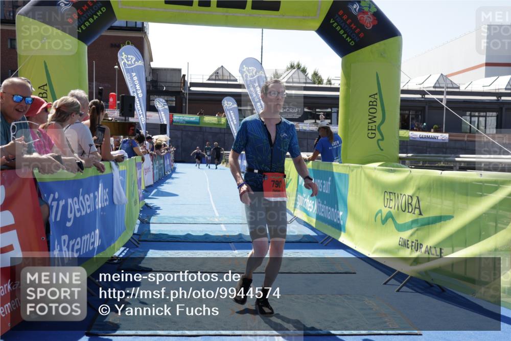 09.08.2026 - GEWOBA Citytriathlon Bremen Yannick Fuchs http://msf.ph/oto/9944574 09.08.2026 14:18:40 Ziel 790 meine-sportfotos.de