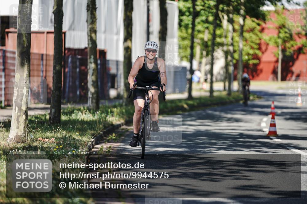 09.08.2026 - GEWOBA Citytriathlon Bremen Michael Burmester http://msf.ph/oto/9944575 09.08.2026 10:34:17 Radfahren 292, 477, 495 meine-sportfotos.de