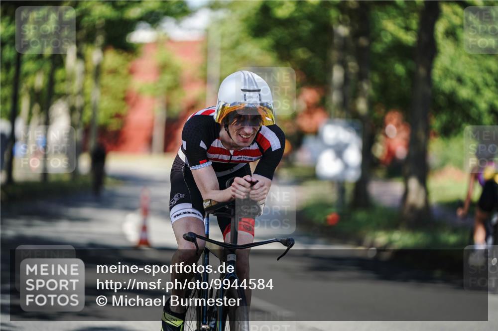 09.08.2026 - GEWOBA Citytriathlon Bremen Michael Burmester http://msf.ph/oto/9944584 09.08.2026 10:34:23 Radfahren 386, 477, 495 meine-sportfotos.de