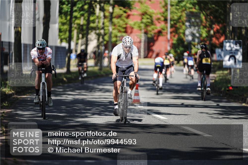 09.08.2026 - GEWOBA Citytriathlon Bremen Michael Burmester http://msf.ph/oto/9944593 09.08.2026 10:34:36 Radfahren 47, 99, 193, 367, 386 meine-sportfotos.de