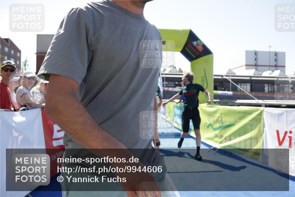 09.08.2026 - GEWOBA Citytriathlon Bremen Yannick Fuchs http://msf.ph/oto/9944606 09.08.2026 14:18:48 Ziel 1159 meine-sportfotos.de