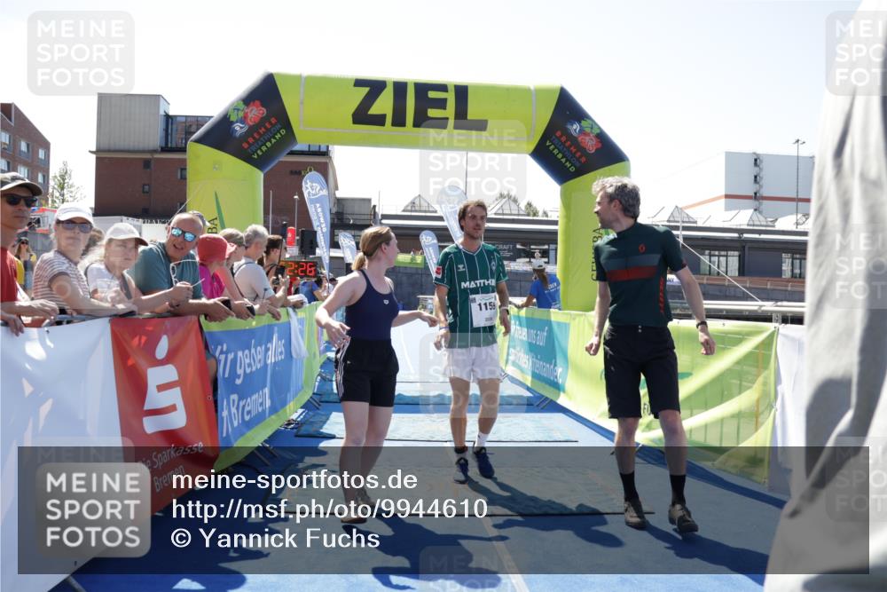 09.08.2026 - GEWOBA Citytriathlon Bremen Yannick Fuchs http://msf.ph/oto/9944610 09.08.2026 14:18:48 Ziel 1159 meine-sportfotos.de