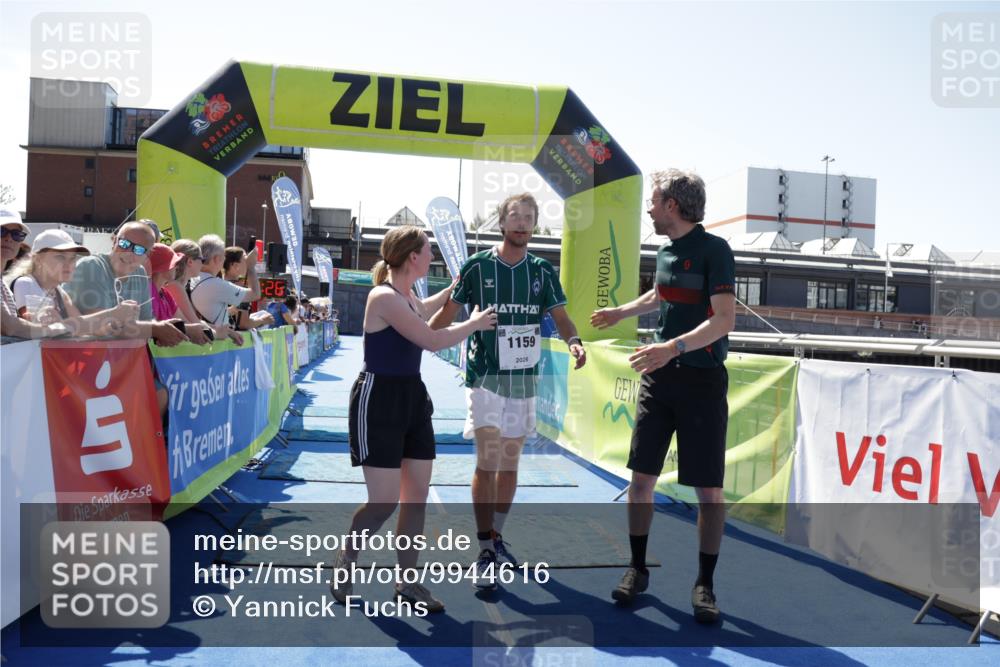 09.08.2026 - GEWOBA Citytriathlon Bremen Yannick Fuchs http://msf.ph/oto/9944616 09.08.2026 14:18:49 Ziel 1159 meine-sportfotos.de