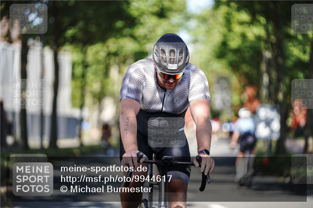 09.08.2026 - GEWOBA Citytriathlon Bremen Michael Burmester http://msf.ph/oto/9944617 09.08.2026 10:34:44 Radfahren 47, 99, 137, 193, 209, 367, 399, 439, 521 meine-sportfotos.de