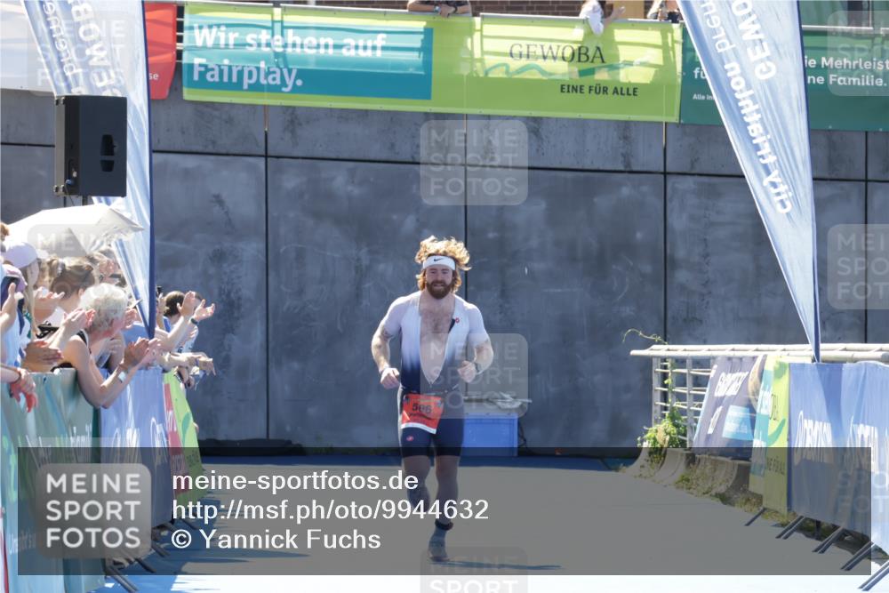 09.08.2026 - GEWOBA Citytriathlon Bremen Yannick Fuchs http://msf.ph/oto/9944632 09.08.2026 14:18:58 Ziel  meine-sportfotos.de