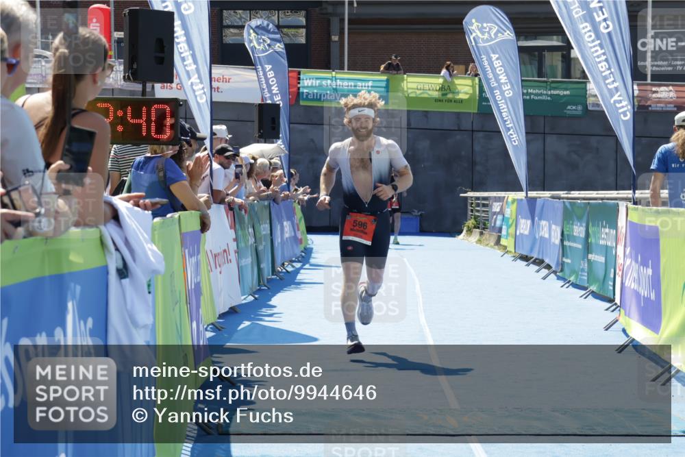 09.08.2026 - GEWOBA Citytriathlon Bremen Yannick Fuchs http://msf.ph/oto/9944646 09.08.2026 14:19:02 Ziel 596 meine-sportfotos.de