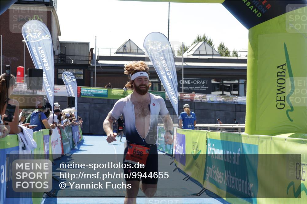 09.08.2026 - GEWOBA Citytriathlon Bremen Yannick Fuchs http://msf.ph/oto/9944655 09.08.2026 14:19:05 Ziel 596 meine-sportfotos.de