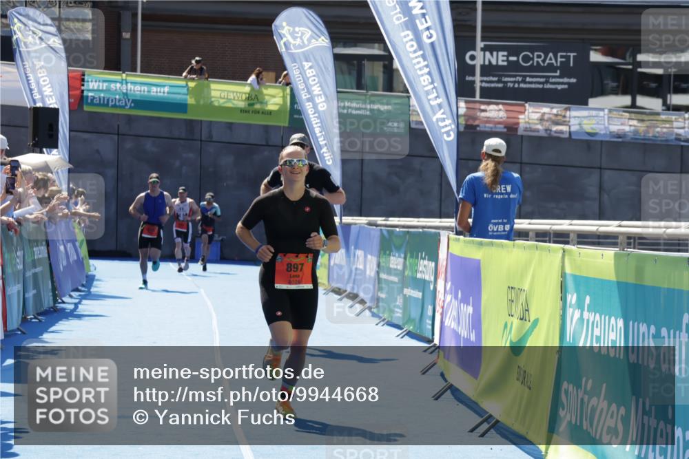 09.08.2026 - GEWOBA Citytriathlon Bremen Yannick Fuchs http://msf.ph/oto/9944668 09.08.2026 14:19:10 Ziel 578, 897 meine-sportfotos.de