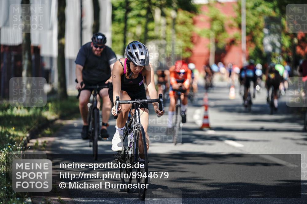 09.08.2026 - GEWOBA Citytriathlon Bremen Michael Burmester http://msf.ph/oto/9944679 09.08.2026 10:35:11 Radfahren 27, 129, 143, 169, 195, 326, 436, 446, 467, 473, 476, 487, 513, 527 meine-sportfotos.de
