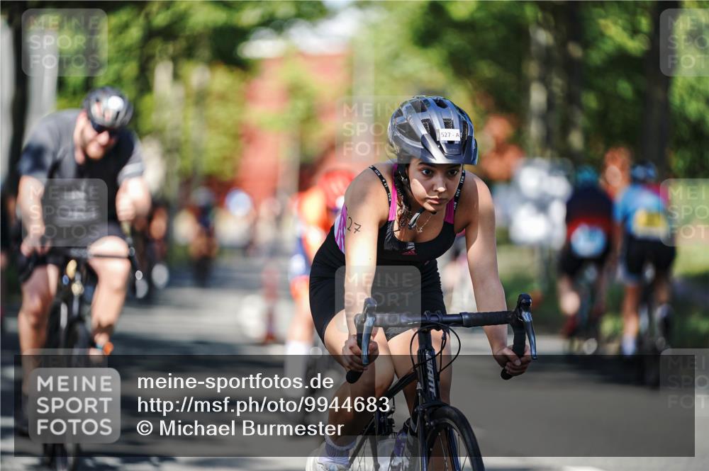 09.08.2026 - GEWOBA Citytriathlon Bremen Michael Burmester http://msf.ph/oto/9944683 09.08.2026 10:35:11 Radfahren 27, 129, 143, 169, 195, 326, 436, 446, 467, 473, 476, 487, 513, 527 meine-sportfotos.de