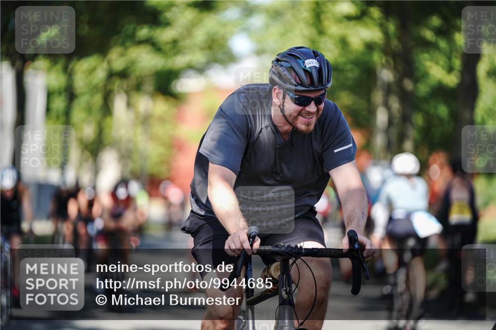 09.08.2026 - GEWOBA Citytriathlon Bremen Michael Burmester http://msf.ph/oto/9944685 09.08.2026 10:35:12 Radfahren 27, 129, 143, 169, 195, 326, 436, 440, 446, 467, 473, 476, 487, 513, 527 meine-sportfotos.de