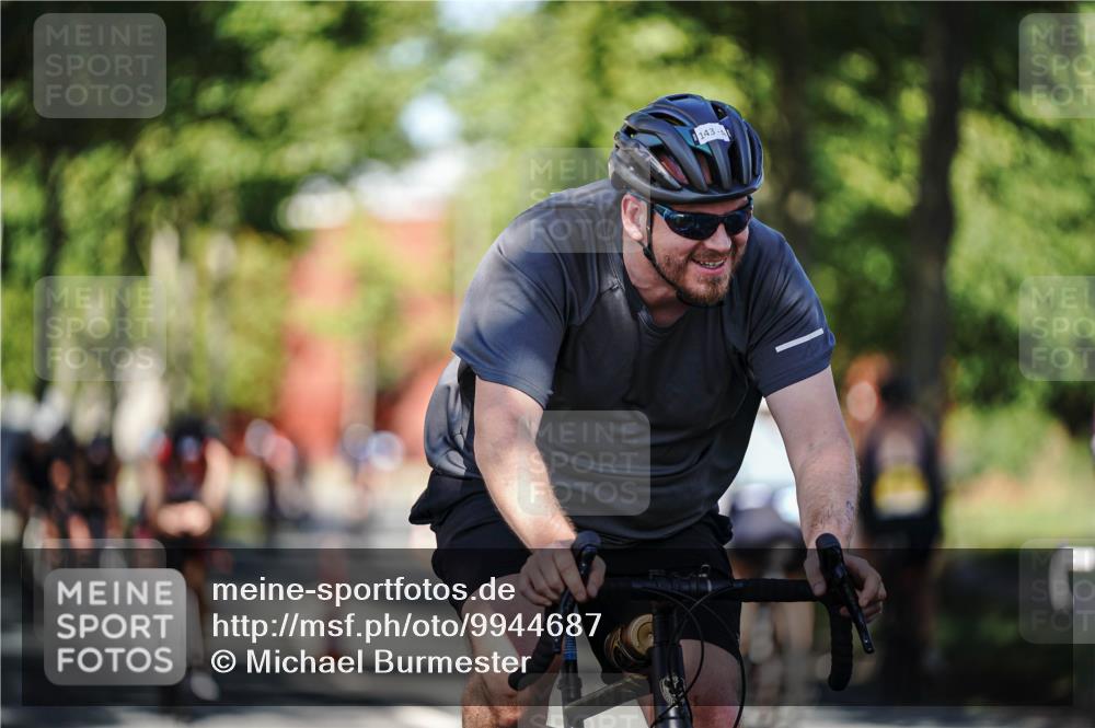 09.08.2026 - GEWOBA Citytriathlon Bremen Michael Burmester http://msf.ph/oto/9944687 09.08.2026 10:35:12 Radfahren 27, 129, 143, 169, 195, 326, 436, 440, 446, 467, 473, 476, 487, 513, 527 meine-sportfotos.de