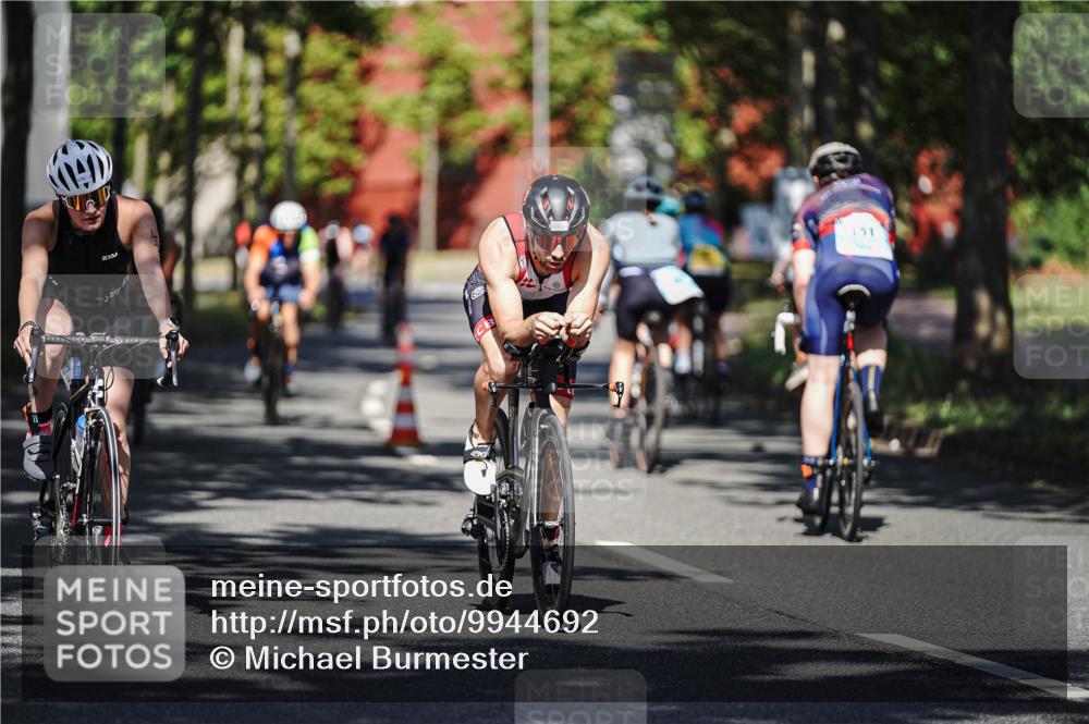 09.08.2026 - GEWOBA Citytriathlon Bremen Michael Burmester http://msf.ph/oto/9944692 09.08.2026 10:35:13 Radfahren 27, 129, 143, 169, 195, 326, 436, 440, 446, 467, 473, 476, 487, 513, 527 meine-sportfotos.de