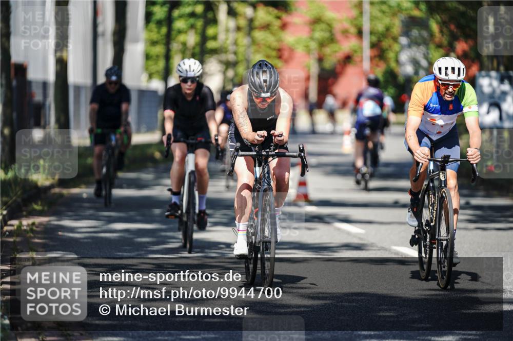 09.08.2026 - GEWOBA Citytriathlon Bremen Michael Burmester http://msf.ph/oto/9944700 09.08.2026 10:35:15 Radfahren 3, 27, 129, 143, 169, 195, 243, 326, 436, 440, 446, 467, 473, 476, 487, 527 meine-sportfotos.de