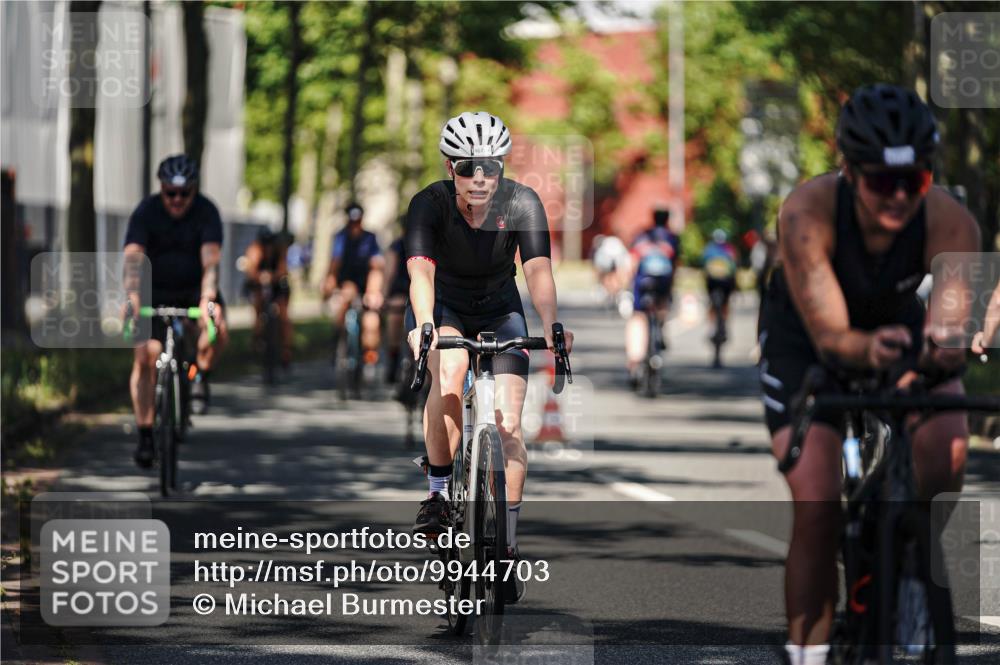 09.08.2026 - GEWOBA Citytriathlon Bremen Michael Burmester http://msf.ph/oto/9944703 09.08.2026 10:35:16 Radfahren 3, 27, 129, 143, 169, 195, 243, 326, 436, 440, 446, 467, 473, 476, 487, 527 meine-sportfotos.de