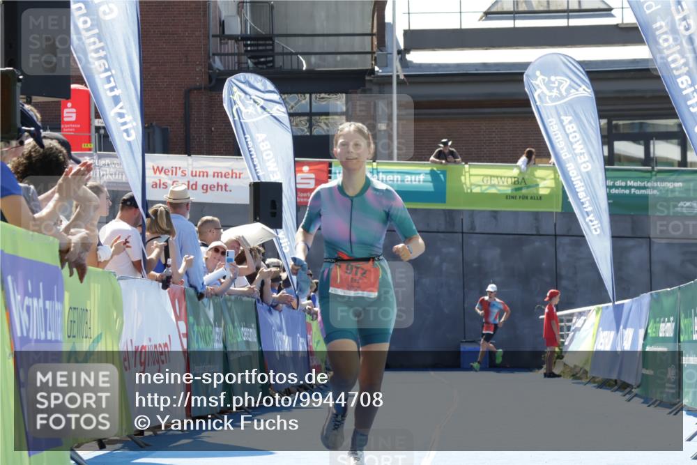 09.08.2026 - GEWOBA Citytriathlon Bremen Yannick Fuchs http://msf.ph/oto/9944708 09.08.2026 14:19:32 Ziel 912 meine-sportfotos.de