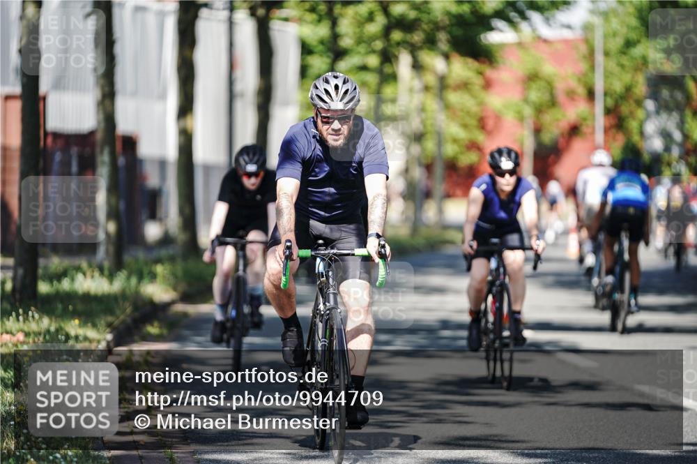 09.08.2026 - GEWOBA Citytriathlon Bremen Michael Burmester http://msf.ph/oto/9944709 09.08.2026 10:35:17 Radfahren 3, 27, 129, 143, 169, 195, 243, 326, 436, 440, 446, 467, 473, 476, 487, 527 meine-sportfotos.de