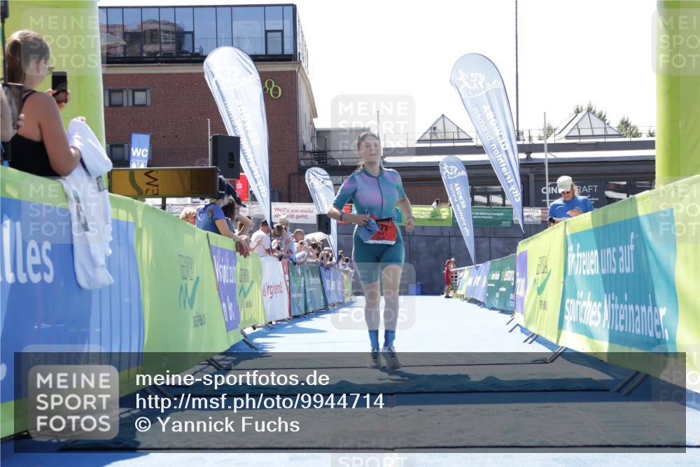 09.08.2026 - GEWOBA Citytriathlon Bremen Yannick Fuchs http://msf.ph/oto/9944714 09.08.2026 14:19:33 Ziel 912 meine-sportfotos.de