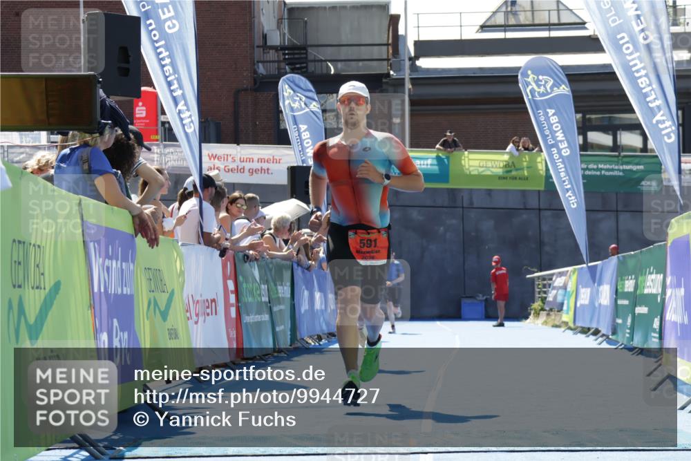 09.08.2026 - GEWOBA Citytriathlon Bremen Yannick Fuchs http://msf.ph/oto/9944727 09.08.2026 14:19:42 Ziel 591, 938 meine-sportfotos.de