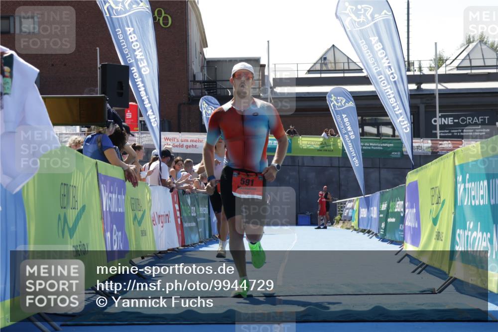 09.08.2026 - GEWOBA Citytriathlon Bremen Yannick Fuchs http://msf.ph/oto/9944729 09.08.2026 14:19:43 Ziel 591, 938 meine-sportfotos.de