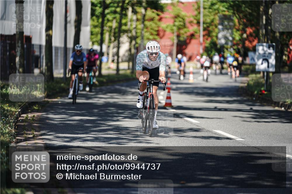 09.08.2026 - GEWOBA Citytriathlon Bremen Michael Burmester http://msf.ph/oto/9944737 09.08.2026 10:35:23 Radfahren 3, 27, 87, 129, 169, 175, 189, 195, 243, 326, 361, 436, 440, 446, 467, 473, 476, 487, 504 meine-sportfotos.de