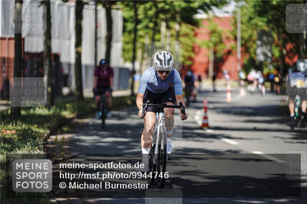 09.08.2026 - GEWOBA Citytriathlon Bremen Michael Burmester http://msf.ph/oto/9944746 09.08.2026 10:35:26 Radfahren 3, 15, 27, 57, 87, 129, 169, 175, 189, 195, 243, 326, 361, 436, 440, 467, 473, 487, 504 meine-sportfotos.de