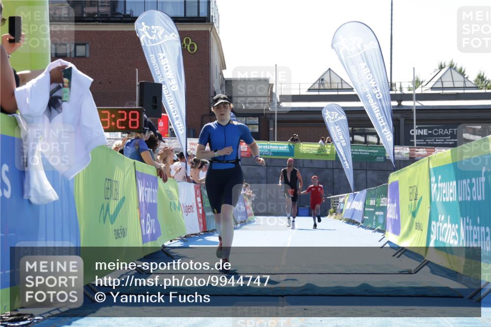 09.08.2026 - GEWOBA Citytriathlon Bremen Yannick Fuchs http://msf.ph/oto/9944747 09.08.2026 14:19:50 Ziel 895, 938 meine-sportfotos.de