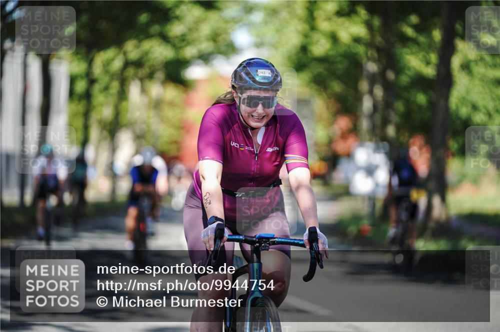 09.08.2026 - GEWOBA Citytriathlon Bremen Michael Burmester http://msf.ph/oto/9944754 09.08.2026 10:35:29 Radfahren 3, 15, 27, 57, 87, 175, 189, 195, 243, 326, 361, 440, 487, 504 meine-sportfotos.de