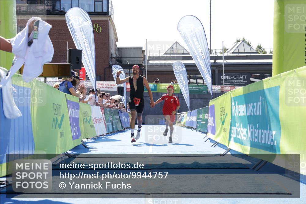 09.08.2026 - GEWOBA Citytriathlon Bremen Yannick Fuchs http://msf.ph/oto/9944757 09.08.2026 14:19:53 Ziel 758, 895 meine-sportfotos.de