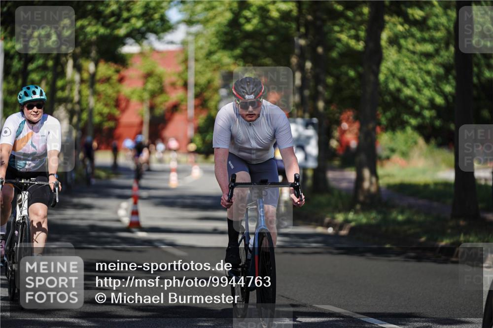 09.08.2026 - GEWOBA Citytriathlon Bremen Michael Burmester http://msf.ph/oto/9944763 09.08.2026 10:35:31 Radfahren 3, 15, 27, 43, 57, 87, 141, 175, 189, 243, 361, 440, 504 meine-sportfotos.de