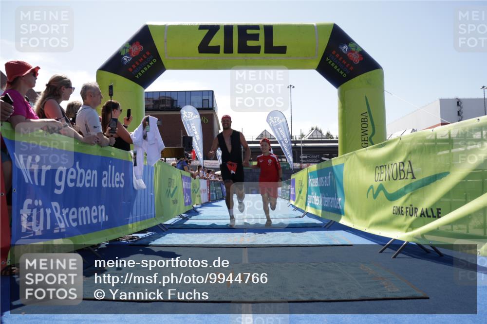 09.08.2026 - GEWOBA Citytriathlon Bremen Yannick Fuchs http://msf.ph/oto/9944766 09.08.2026 14:19:55 Ziel 758, 895 meine-sportfotos.de