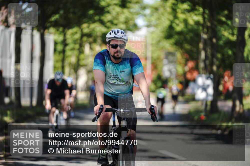 09.08.2026 - GEWOBA Citytriathlon Bremen Michael Burmester http://msf.ph/oto/9944770 09.08.2026 10:35:35 Radfahren 15, 37, 43, 57, 87, 141, 175, 181, 189, 217, 243, 361, 423, 504 meine-sportfotos.de