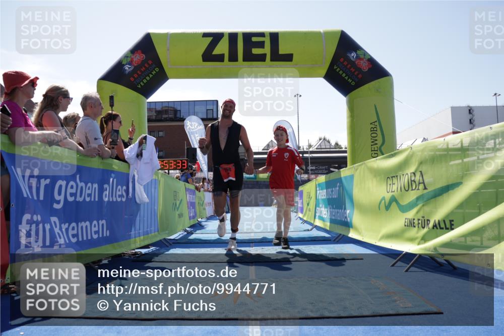 09.08.2026 - GEWOBA Citytriathlon Bremen Yannick Fuchs http://msf.ph/oto/9944771 09.08.2026 14:19:56 Ziel 758 meine-sportfotos.de