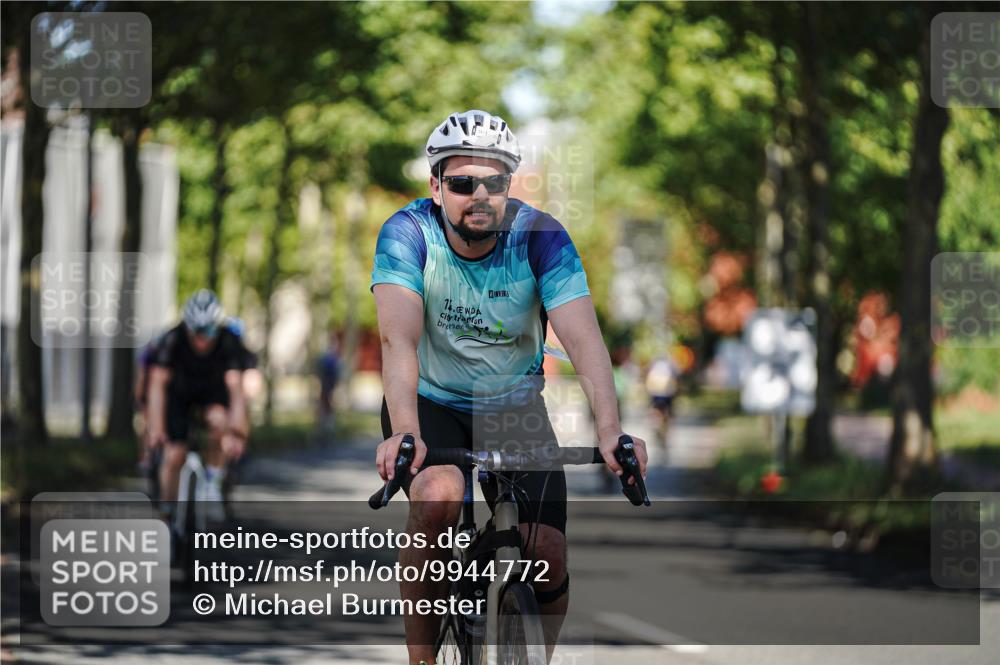 09.08.2026 - GEWOBA Citytriathlon Bremen Michael Burmester http://msf.ph/oto/9944772 09.08.2026 10:35:35 Radfahren 15, 37, 43, 57, 87, 141, 175, 181, 189, 217, 243, 361, 423, 504 meine-sportfotos.de
