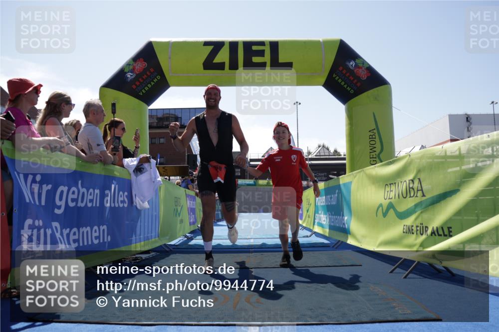09.08.2026 - GEWOBA Citytriathlon Bremen Yannick Fuchs http://msf.ph/oto/9944774 09.08.2026 14:19:56 Ziel 758 meine-sportfotos.de