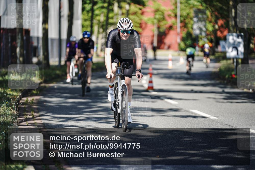 09.08.2026 - GEWOBA Citytriathlon Bremen Michael Burmester http://msf.ph/oto/9944775 09.08.2026 10:35:36 Radfahren 15, 37, 43, 57, 87, 141, 175, 181, 189, 217, 361, 423, 504, 509 meine-sportfotos.de